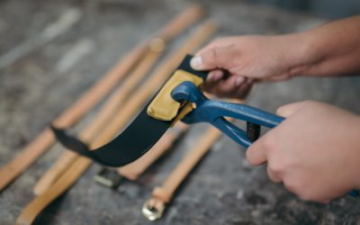 Il Laboratotrio inizia l’anno organizzando un corso di LAVORAZIONE CUOIO!